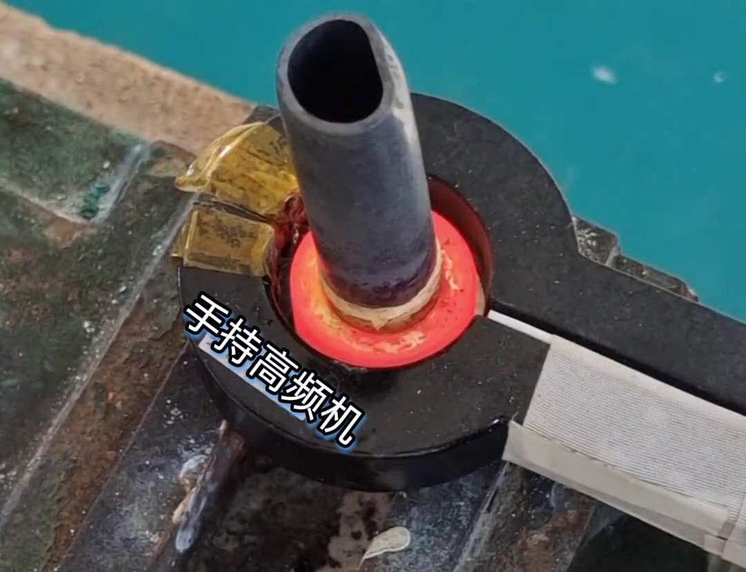 手持式高頻焊接機(jī)具有焊接速度快、焊接質(zhì)量高、操作簡單等優(yōu)點(diǎn)