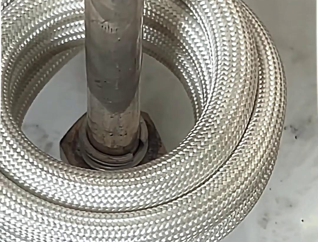 汽車鋁配件高頻釬焊具有高效快速、焊接質(zhì)量高、熱影響區(qū)小、節(jié)能環(huán)保等技術特點