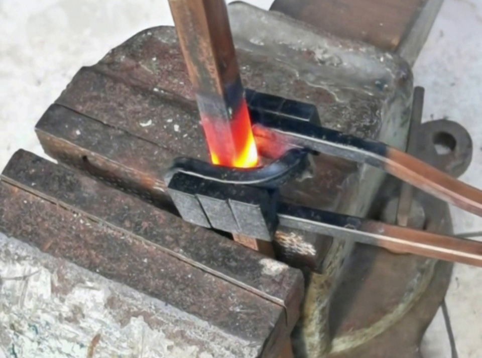 手持式高頻加熱機(jī)操作全解析！加熱、退火、折彎一鍵搞定！