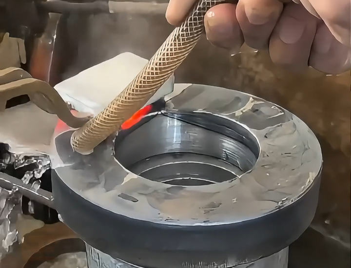 很多人問，金屬平面淬火為啥非要手持式高頻加熱機(jī)？
