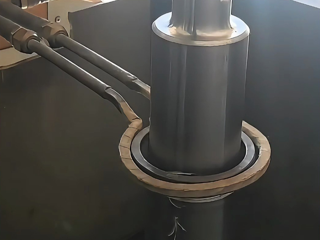 為什么企業(yè)都愛(ài)用高頻淬火機(jī)床來(lái)給軸類(lèi)做熱處理加工！