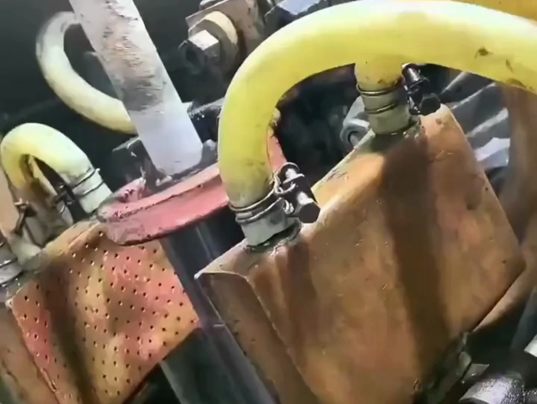 高頻感應(yīng)淬火與中頻淬火有什么不同？很多人分不清高頻和中頻淬火怎么選！